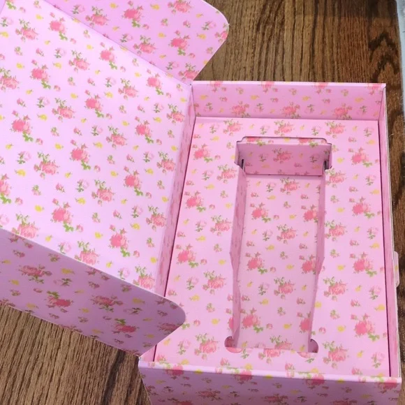 BOX Stanley x LoveShackFancy Flip Straw Tumbler 30 oz. - Picture 4 of 6